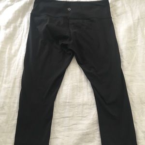 Lululemon black crop leggings